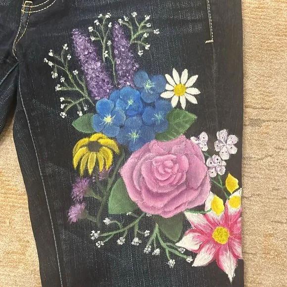 American Eagle custom hand painted dark wash stretch low rise “artist” size 4 - Picture 3 of 5